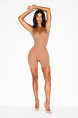 תמונת כל הלוק של SKIMS ULTIMATE BODY MID THIGH BODYSUIT